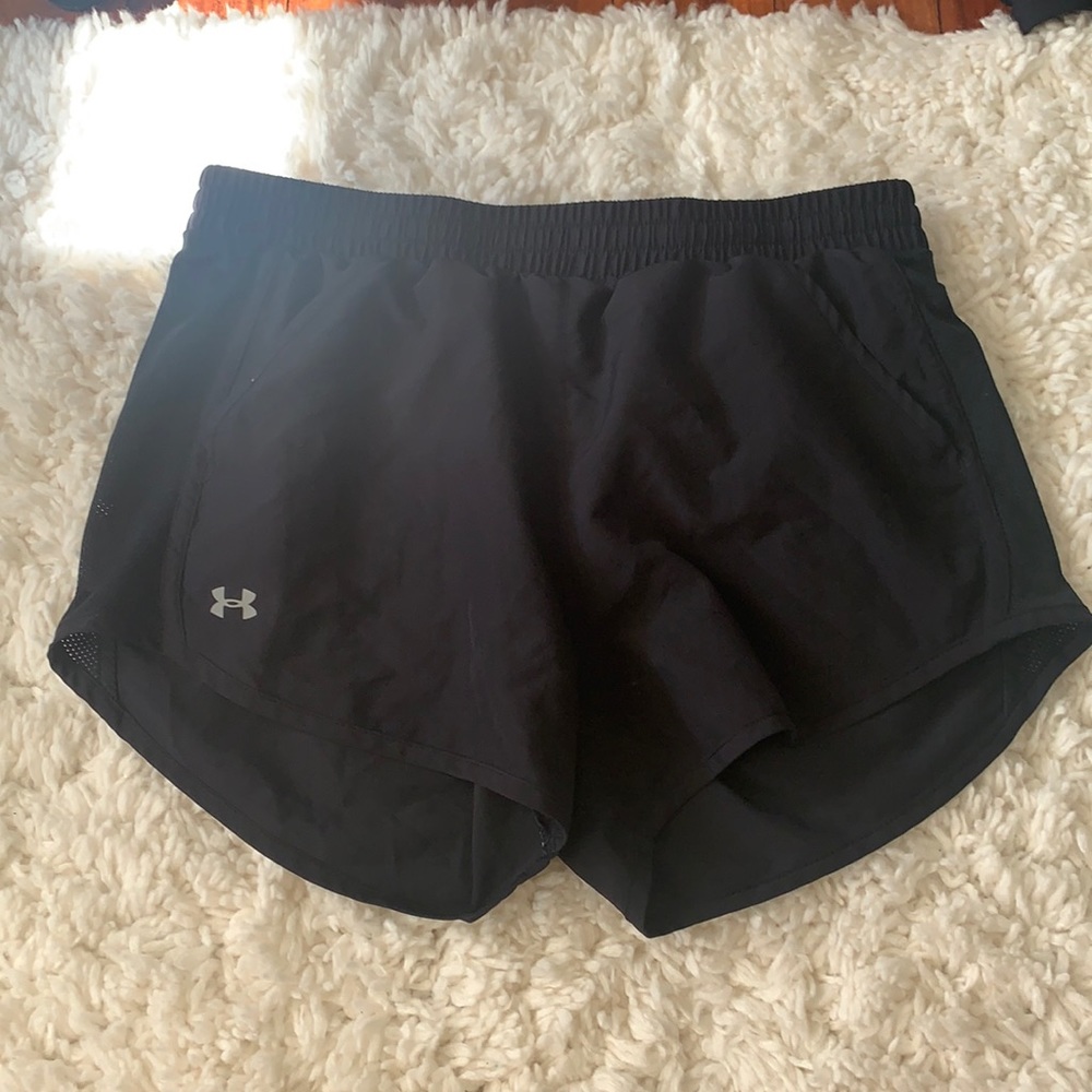 black underarmour shorts